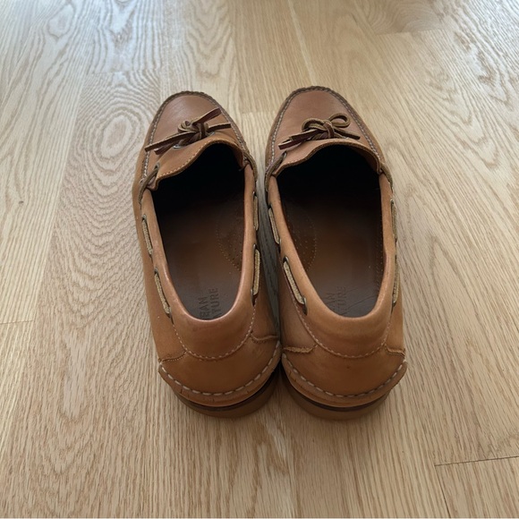 LL Bean Tan Boat Mocs Size 9.5 - Picture 2 of 6